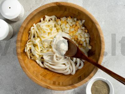 Kalmarų salotos su česnakiniu padažu Žingsnis 3