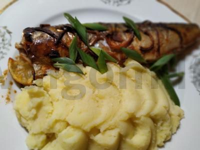 Skumbrė, kepta svogūnų ir citrinų padaže su bulvių koše Žingsnis 3