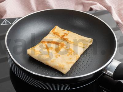 Blyneliai, įdaryti malta mėsa, svogūnais ir kiaušiniais Žingsnis 5