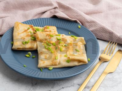 Blyneliai, įdaryti malta mėsa, svogūnais ir kiaušiniais pagrindine nuotrauka