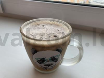 Naminė cinamono kakava pagrindine nuotrauka