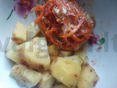 Vištiena grietinėje pagrindine nuotrauka