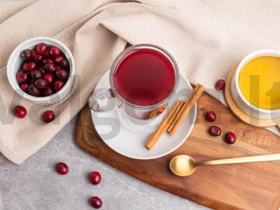 Alkoholinis sbiten su spanguolėmis pagrindine nuotrauka