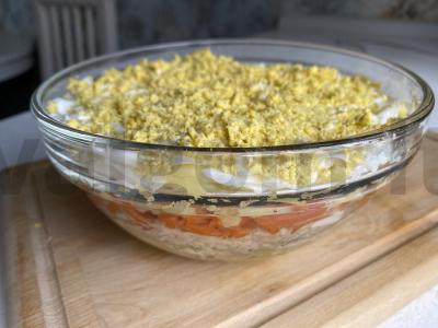 "Mimosa" salotos su sviestu pagrindine nuotrauka
