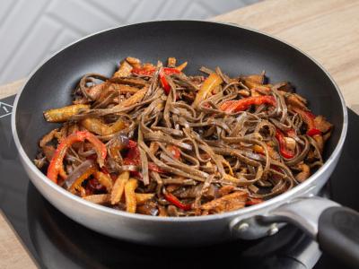 Soba su rūkyta vištiena ir baklažanais Žingsnis 4