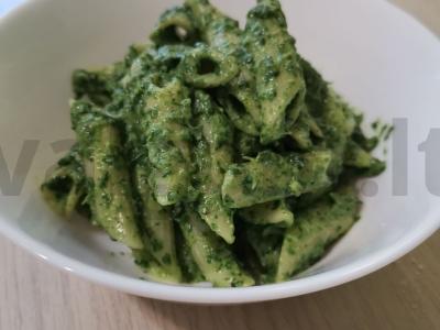 Įspūdingi špinatų makaronai pagrindine nuotrauka