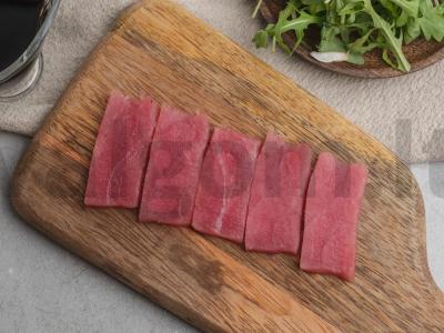 Salotos su mandarinais, tunu ir kedro riešutais Žingsnis 1