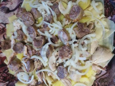 Bešbarmakas su mėsa ir bulvėmis pagrindine nuotrauka