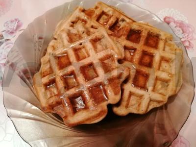 Vienos vafliai su kakava pagrindine nuotrauka