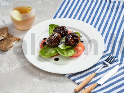 Kalakutienos ir jautienos kotletai pagrindine nuotrauka