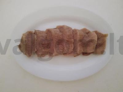 Jautienos liežuvis multicooker su salierais pagrindine nuotrauka