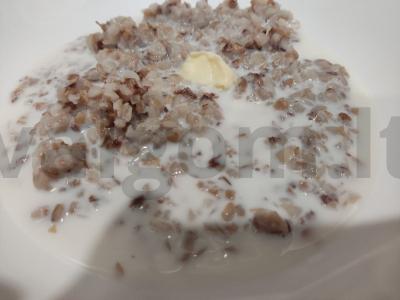 Grikių košė su pienu mažiesiems pagrindine nuotrauka