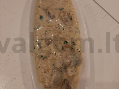 Šampinjonai, kepti grietinėlėje pagrindine nuotrauka