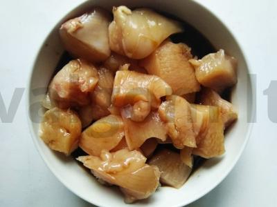 "Lizdai" iš makaronų su švelniu sūrio ir mėsos įdaru Žingsnis 1