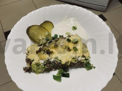 Brokoliai su malta mėsa pagrindine nuotrauka