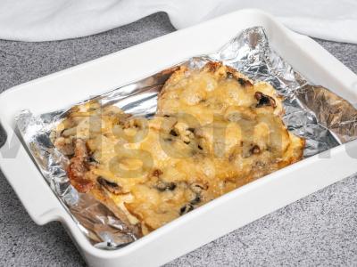 Prancūziškai pagaminta mėsa su majonezu ir grybais Žingsnis 6