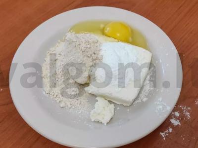 Sūrio pyragaičiai yra greiti ir skanūs Žingsnis 1