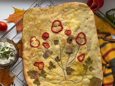 Skanus traškus focaccia. pagrindine nuotrauka