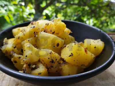 Batata su prieskoniais pagrindine nuotrauka