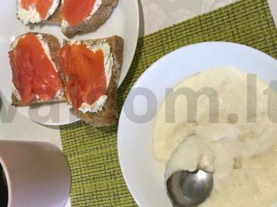 Paprasta manų kruopų košė pagrindine nuotrauka