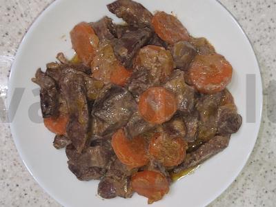 Kefyre troškintos kiaulienos kepenys pagrindine nuotrauka