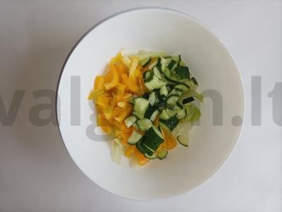 Gardžios kalendrų salotos Žingsnis 1