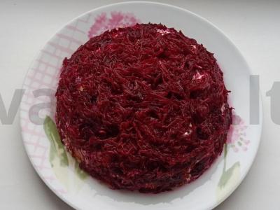 Gausios salotos su žuvimi ir sūriu Žingsnis 3