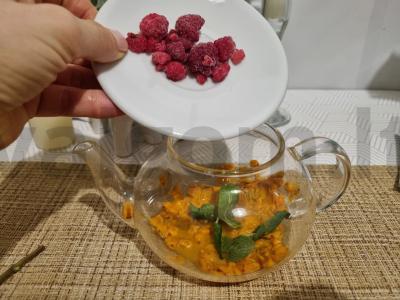 Atsitiktinė arbata su šaltalankiais ir avietėmis Žingsnis 2