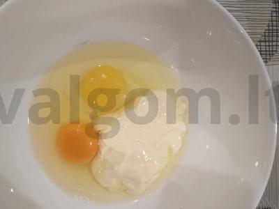 Vištiena sūrio ir grietinės padaže su žolelėmis Žingsnis 2