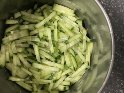 Salotos "Delight" su korėjietiškomis morkomis Žingsnis 7