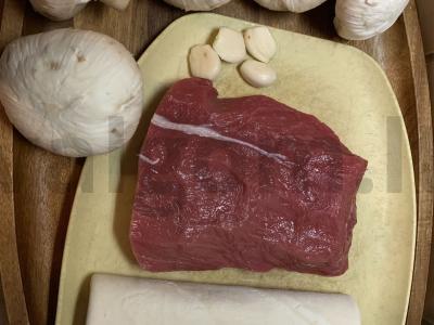 Švelni, sultinga Velingtono stiliaus jautiena. Žingsnis 1