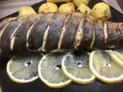 Rausvoji lašiša, kepta folijoje pagrindine nuotrauka