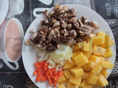 Sūrio sriuba su grybais Žingsnis 2