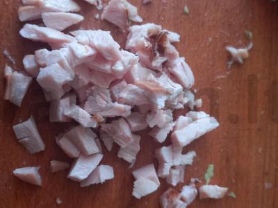 Salotos "Delicious" su rūkyta vištiena Žingsnis 1