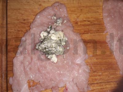 Sultingi Kijevo stiliaus kotletai su traškia plutele Žingsnis 4