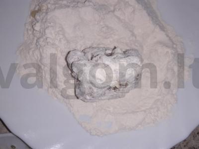 Sultingi Kijevo stiliaus kotletai su traškia plutele Žingsnis 7