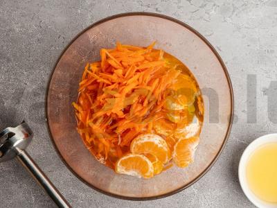 Mandarinų ir morkų kokteilis Žingsnis 2