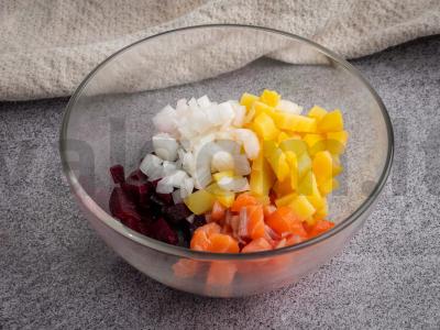 Vinaigretė su rūkyta raudona žuvimi Žingsnis 2