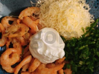 Bulvės su krevetėmis, grietine, sūriu ir čiobreliais Žingsnis 3