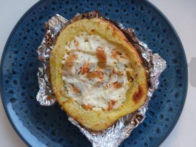 Bulvės su krevetėmis, grietine, sūriu ir čiobreliais pagrindine nuotrauka