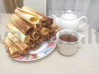 Ploni traškūs vafliai pagrindine nuotrauka