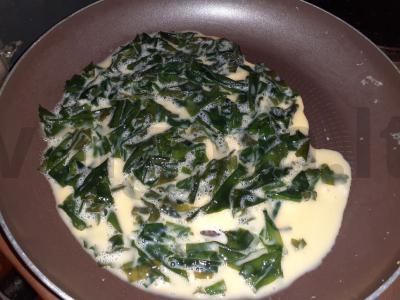 Wakame jūros dumblių omletas su sūriu Žingsnis 4
