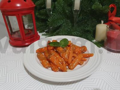 Karamelizuotos morkos pagrindine nuotrauka