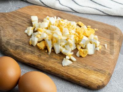 Kiaušiniais, grybais ir sūriu įdaryti blyneliai Žingsnis 1