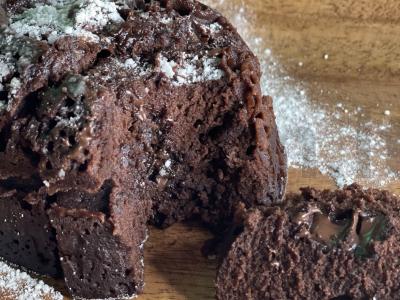 Desertas "A la fondant" per 5 minutes mikrobangų krosnelėje pagrindine nuotrauka