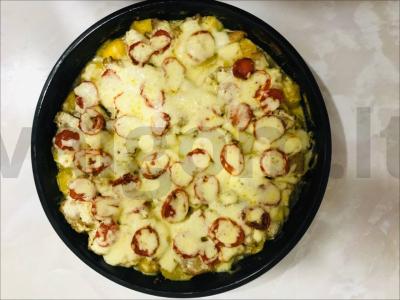 Bulvių troškinys su kiauliena, pomidorais ir svogūnais pagrindine nuotrauka