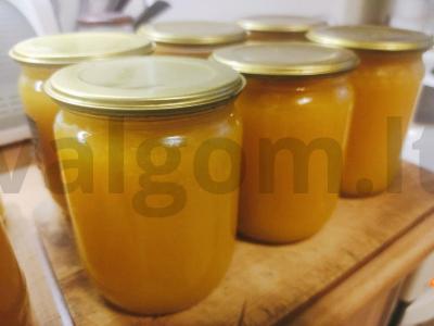Moliūgų ir apelsinų gėrimas. pagrindine nuotrauka