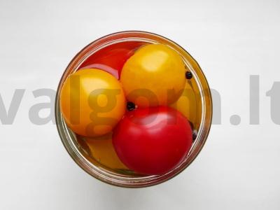 Kokteiliniai pomidorai su petražolėmis sūryme Žingsnis 2