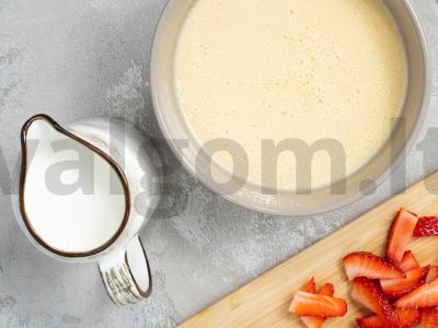 Ryžių miltų keksiukai su braškėmis Žingsnis 1