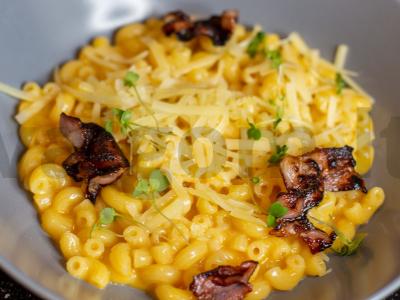Mac-n-cheese makaronai pagrindine nuotrauka